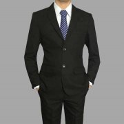 畢業季是否需要選擇定制西服進行面試？