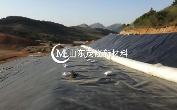 《崇義縣思順鄉垃圾填埋場》土工布、土工膜施工