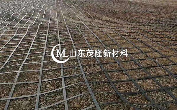 《哈牡鐵路》土工格柵、復合土工膜施工