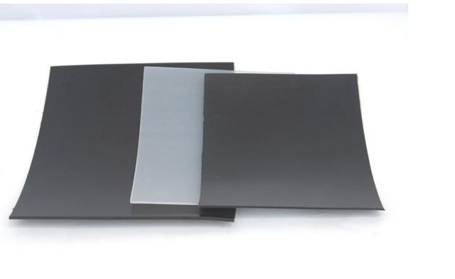 人工湖使用防滲膜的原因