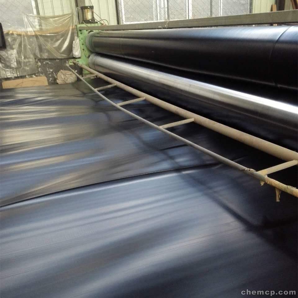 土工膜防滲體的抗滑穩定性主要體現在那些方面？