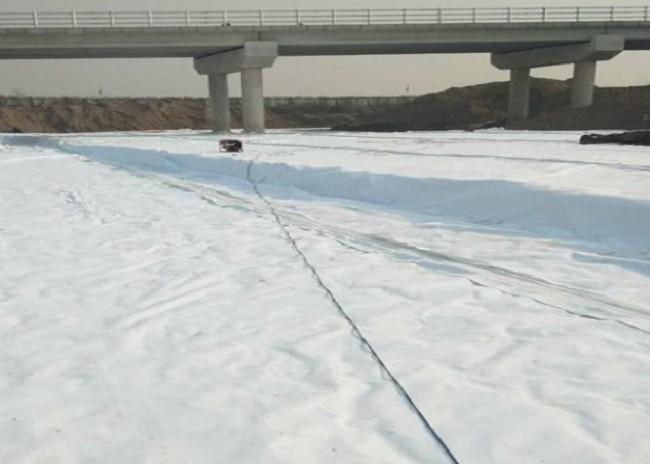 土工膜廠家為您講解復合土工膜的作用和詳情參數