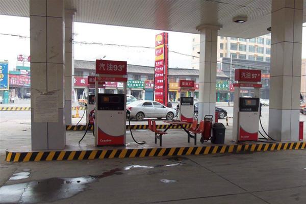 在加油站鋪設(shè)土工膜應(yīng)該怎么鋪？  第2張