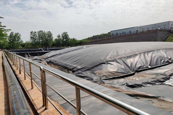 滲濾液調節池鋪設HDPE土工膜  第2張