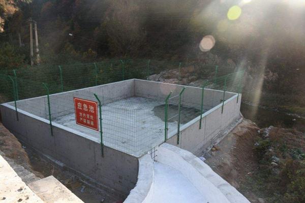 事故應(yīng)急池的土工膜應(yīng)該怎么選擇？  第1張