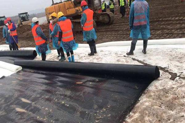 方艙醫(yī)院為什么鋪設(shè)土工膜？