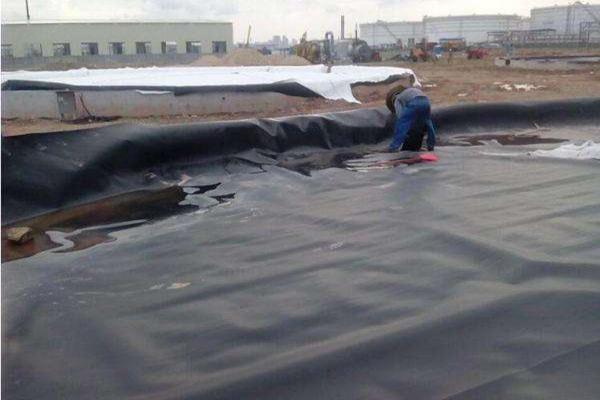 土工膜軟硬度的區別有哪些？