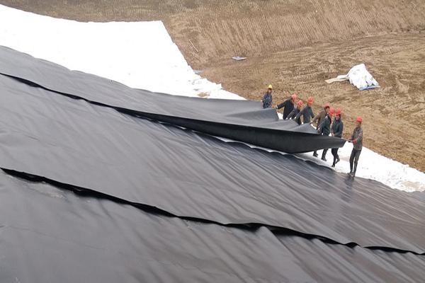 在復(fù)合防滲墻中應(yīng)如何進(jìn)行土工膜施工？  第4張