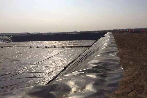 HDPE土工膜為什么在市政工程中應用較多但在廢水處理工程中較少呢？  第2張
