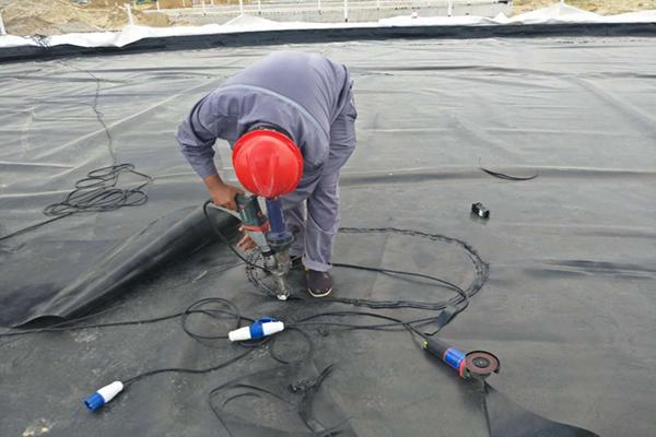 土工膜焊接施工方法:一步步教你如何進行土工膜的焊接施工  第2張