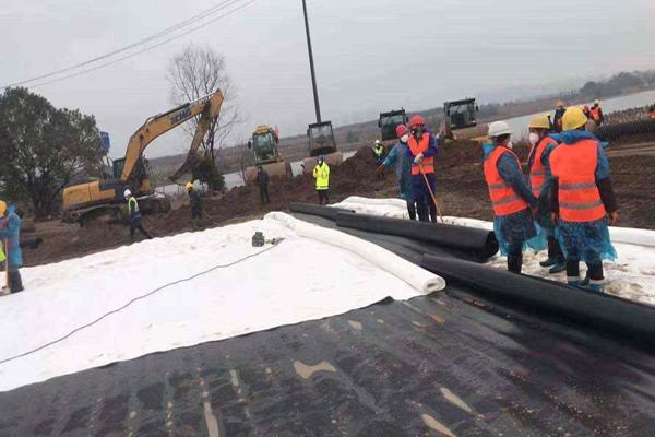 防滲土工膜的性能特點及應用方法介紹