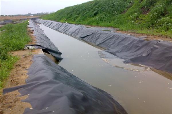 在生產以及施工中土工膜應該怎么做抗老化處理呢  第3張