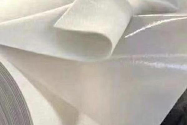 兩布一膜施工方法