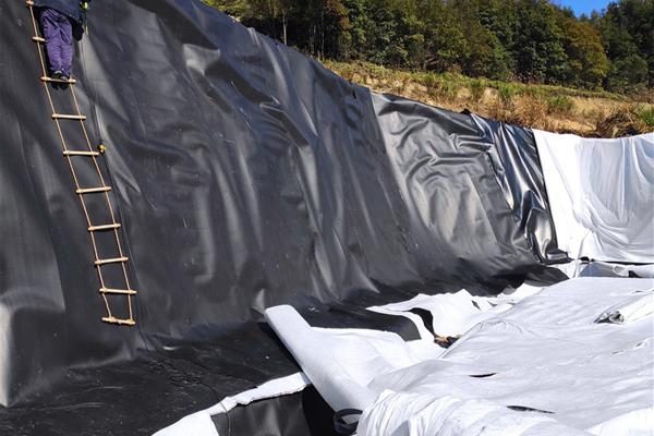 土工膜和混凝土怎么粘結