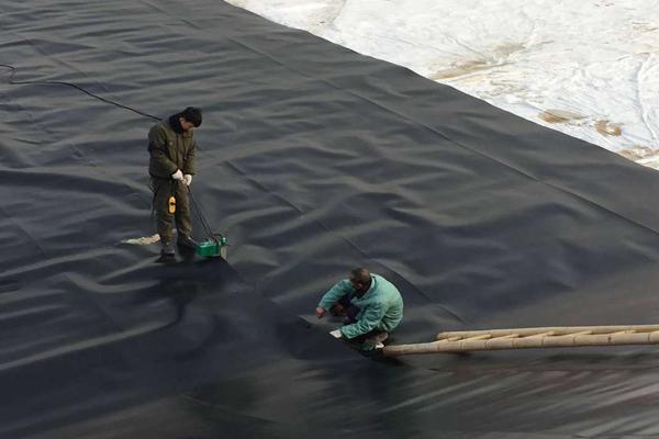 土工膜在路基工程中的應(yīng)用有哪些  第3張